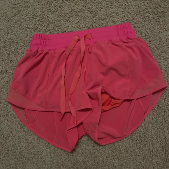 Lululemon hotty hot low rise 2.5 
Not sold anymore
Size 6
Color: pink - Picture 2 of 2
